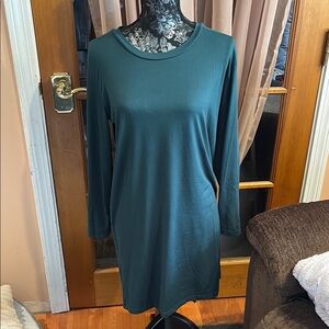LAST CALL!! Real Essentials Green Long-sleeved Nightshirt, M
